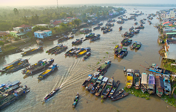 Cai Be floating market (Tien Giang). Photo: Nguyen Vinh Hien
